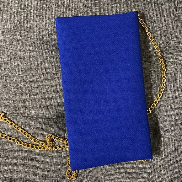 Handmade navy clutch with gold chain - Picture 4 of 5